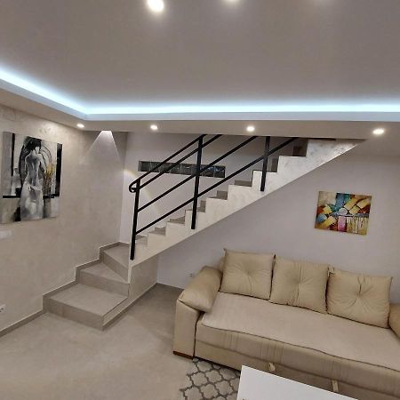 Apartman Lux Jelena Surčin エクステリア 写真