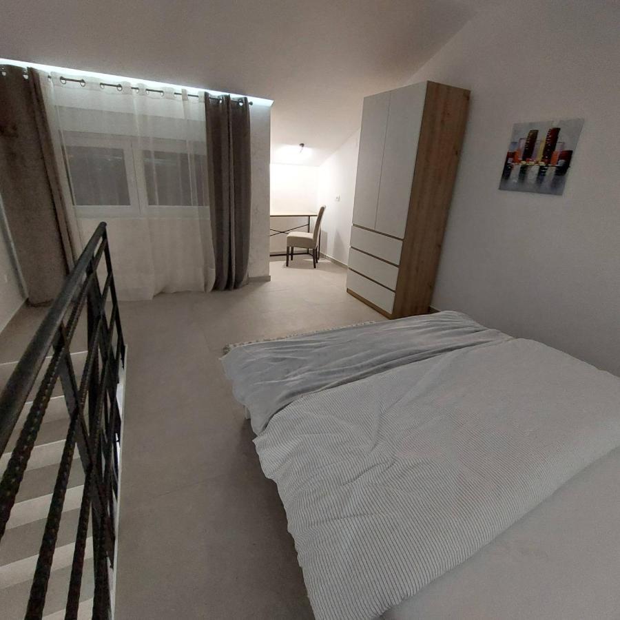 Apartman Lux Jelena Surčin エクステリア 写真