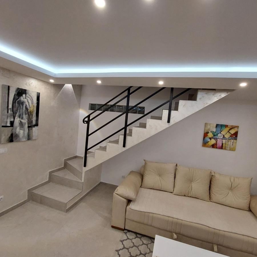Apartman Lux Jelena Surčin エクステリア 写真