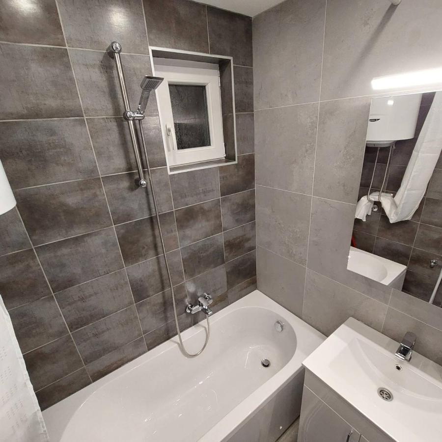 Apartman Lux Jelena Surčin エクステリア 写真