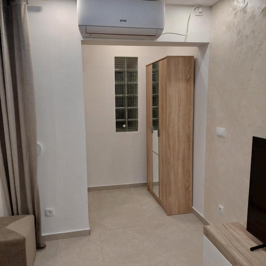 Apartman Lux Jelena Surčin エクステリア 写真