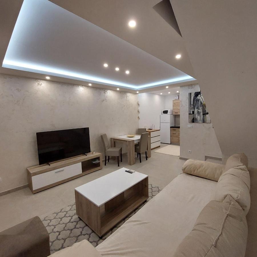 Apartman Lux Jelena Surčin エクステリア 写真