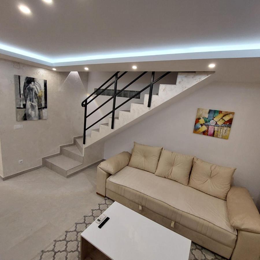 Apartman Lux Jelena Surčin エクステリア 写真